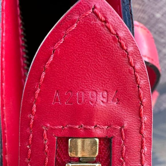 🔥🔥Louis Vuitton Red Epi Leather St.Jacques GM Tote - Picture 7 of 15